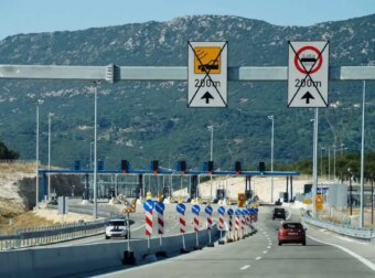Ιόνια Οδός: Οδηγός επέστρεψε στα διόδια και δήλωσε ότι… ξέχασε την γυναίκα του στον δρόμο