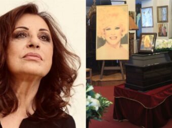 Κηδεία Καίτης Γκρέυ: Λύγισαν όλοι μόλις είδαν το στεφάνι που της έστειλε η Χάρις Αλεξίου – Έγραψε 3 λέξεις και συγκίνησε όλη την εκκλησία