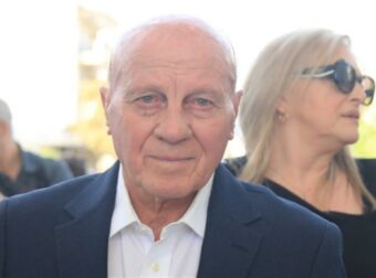 Μίμης Δομάζος: Δεν το βάζει κάτω ο «Στρατηγός» – Η δίωρη ανακοπή και η νόσηση με Covid