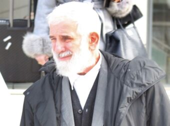 Πέτρος Φιλιππίδης: Ανατριχιάζει πρώην σύντροφος καταγγέλλουσας: «Είχε κατεβάσει τα εσώρουχά της…»