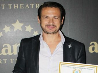 Σταύρος Νικολαΐδης: «Εργοδότης μου πλήρωνε ηθοποιούς με 80 ευρώ και πήγαινε στις ομιλίες του Κουτσούμπα»