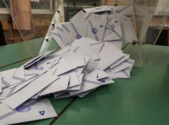 Μεγάλη ανατροπή δείχνει η δημοσκόπηση της Metron Analysis: Η δημοτικότητα των πολιτικών αρχηγών και η πρόθεση ψήφου