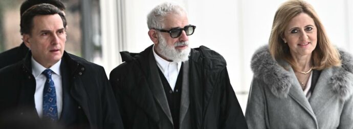 Δίκη Φιλιππίδη: Aναστάτωση στο Εφετείο – Το σοκαριστικό σκηνικό με τον σύζυγο της καταγγέλλουσας και τη δικηγόρο του Πέτρου