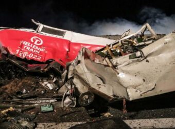 Συγκλονίζουν Καρυστιανού και Ασλανίδης για τα Τέμπη: «Τρία λεπτά τα παιδιά μας περίμεναν να πεθάνουν» – «Yπάρχουν και χειρότερα στα ηχητικά»