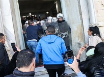 Ο ένας τα ρίχνει… στον άλλο για την φρίκη του 3χρονου Άγγελου: Η μητέρα ισχυρίζεται ότι ζήτησε βοήθεια και δεν της την έδωσαν