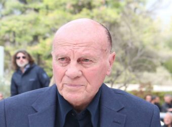 Μίμης Δομάζος: Φόβοι για την υγεία του – Υπέστη ανακοπή κατά τη διάρκεια της βόλτας του στο Χαλάνδρι.