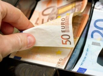 Βόλος – Έκλεβε από το κατάστημα της κολλητής της και έκρυβε τα χρήματα στο εσώρουχο!