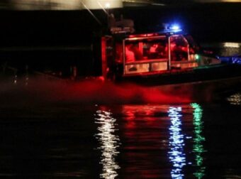 «Βλέπετε το αεροπλάνο; Θεέ μου»: Συγκλονίζουν οι διάλογοι πριν και μετά την αεροπορική τραγωδία στην Ουάσιγκτον