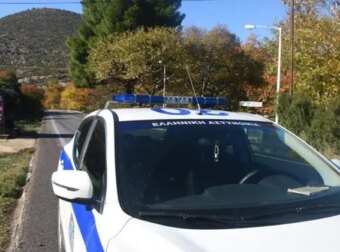 Γυναίκα δάγκωσε αστυνομικό κατά τον σωματικό έλεγχο στην Αττική