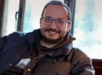 «Το χρονικό σημείο όπου πέθανε ήταν…»: Συνεχίζεται το θρίλερ για τον Βασίλη Καλογήρου μετά τις νέες αποκαλύψεις