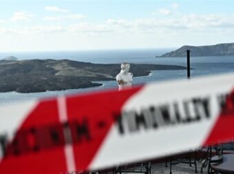 Σεισμικές δονήσεις κάθε 10 λεπτά στη Σαντορίνη: «Καμπανάκι» από Συνολάκη – «Υπάρχει αφύπνιση του ηφαιστείου»