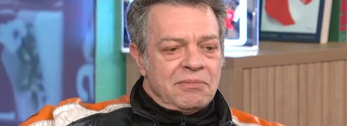 Γιάννης Τσορτέκης: Πώς απαντά στα δημοσιεύματα για την προσωπική του ζωή – «Δεν θέλω να κρύψω κάτι…»