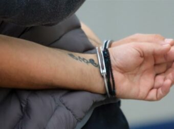 Υπόθεση Λυγγερίδη: Σύλληψη καταζητούμενου στο αεροδρόμιο «Ελευθέριος Βενιζέλος» για τη δολοφονία του αστυνομικού
