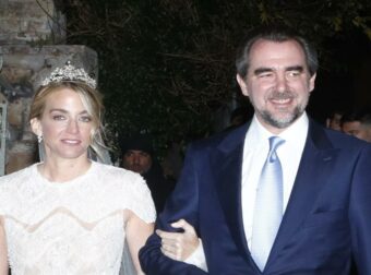 Γάμος Ντε Γκρες – Βαρδινογιάννη: Επισήμως ανδρόγυνο! – Η επική αντίδραση της νύφης μόλις βγήκαν από τον Ναό