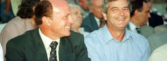 Η φωτογραφία της ημέρας: Τάκης Οικονομόπουλος – Μίμης Δομάζος: Μαζί στη ζωή, μαζί και στον θάνατο!