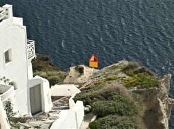Πήρε θέση ο Γεράσιμος Παπαδόπουλος: «Οι σεισμοί πρέπει να φτάσουν τουλάχιστον 6 Ρίχτερ για να βλάψουν Σαντορίνη και Αμοργό»