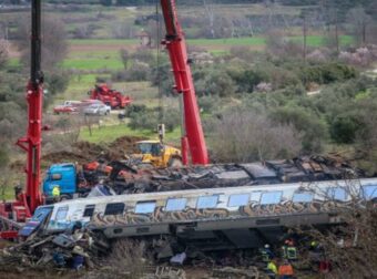 Νέες αποκαλύψεις «καίνε» υπουργούς για τα Τέμπη: Αστυνομικοί κατέθεσαν πως δέχθηκαν πιέσεις για να επιτρέψουν το μπάζωμα