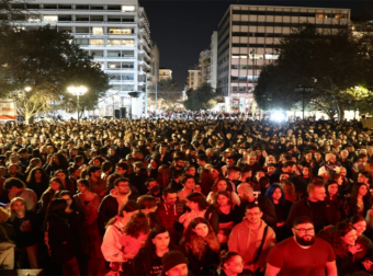 «Ένα τραγούδι για τα παιδιά που χάθηκαν»: Μεγάλη συναυλία στην Πλατεία Συντάγματος για τα Τέμπη