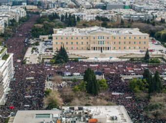 Η 28η Φεβρουαρίου 2025 έμεινε στην ιστορία: Οργή, αλληλεγγύη και βίαια επεισόδια που δεν μπόρεσαν να αμαυρώσουν το μεγαλειώδες γεγονός