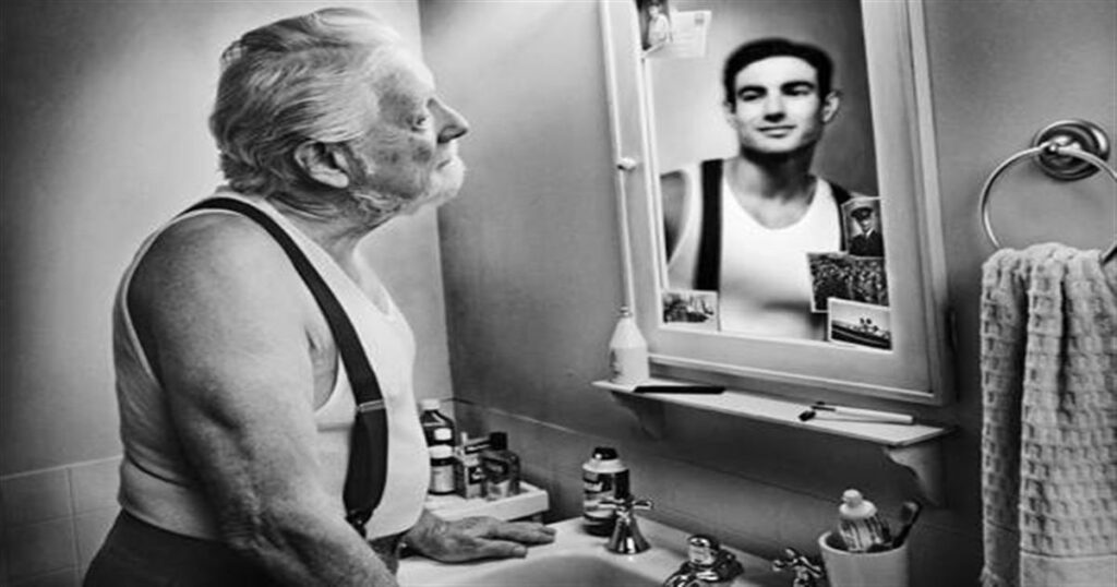 Τα 4 άγνωστα σημάδια που δείχνουν ότι γερνάει το σώμα μας: Τι να προσeξουμε σε δόντια, φωνή, ύψος και ημικρανίες