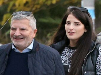 Γιώργος Πατούλης: Αγκαλιά με τον νεογέννητο γιος τους γιορτάζουν τα γενέθλια της Νάνσυ Κοίλου – Η οικογενειακή φωτογραφία