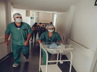 Κραυγή αγωνίας από τους νοσοκομειακούς ιατρούς: «Ανά πάσα στιγμή κινδυνεύουμε να δεχτούμε βίαιες επιθέσεις»