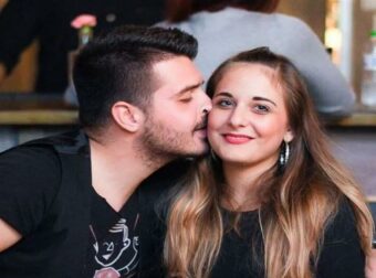 Τροχαίο στον Βόλο: Ραγίζει καρδιές το κοινό κηδειόχαρτο του Κώστα και της Κερασίας