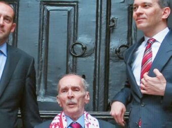 Αδέρφια Αγγελόπουλοι: Σε σπάνια έξοδο με την μητέρα τους, Άννα Μαρία – Η θυελλώδης ζωή των ιδιοκτητών του Ολυμπιακού