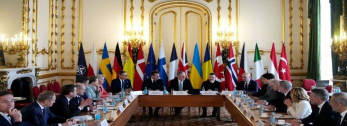 Έντονες αντιδράσεις για την απουσία της Ελλάδας από τη σύνοδο κορυφής για την Ουκρανία – Οι αιχμές της αντιπολίτευσης