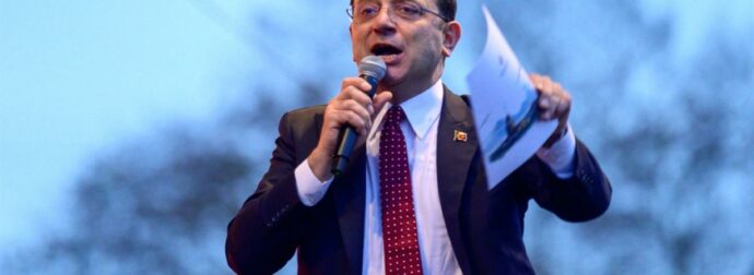 «Η απάντηση που πρέπει θα δοθεί από τον λαό»: Το χειρόγραφο σημείωμα του Ιμάμογλου μετά τη σύλληψή του
