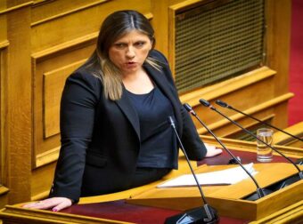 «Επίθεση» Κωνσταντοπούλου σε Χρυσοχοΐδη και Γεωργαντά – «Θα σας πάρουν με τις ντομάτες»