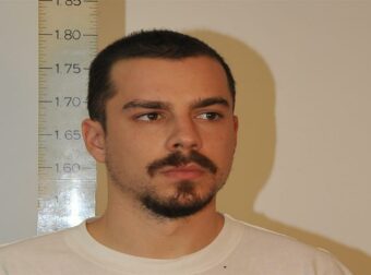 Συνελήφθη στα Εξάρχεια ο Κώστας Σακκάς – Οδηγούσε μηχανή χωρίς δίπλωμα και κράνος