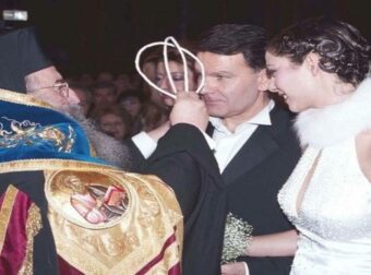 Αλέξης Κούγιας – Εύη Βατίδου: Ο γάμος που άφησε εποχή και ο «τσακωμός» τους στην εκκλησία