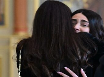 Κηδεία Αλέξη Κούγια – Ραγίζει καρδιές η κόρη του: «Ήσουν ο πρώτος άνθρωπος που με αγάπησε τόσο πολύ»