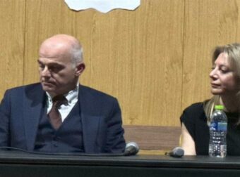 Μαρία Καρυστιανού – Αντώνης Ψαρόπουλος: Η πρώτη κοινή εμφάνιση μετά την απώλεια της κόρης τους