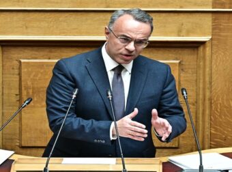 Σταϊκούρας σε άλλον πλανήτη: «Ναι, εγώ μετακινούμαι με τα τρένα – Κινούμαστε στη σωστή κατεύθυνση»