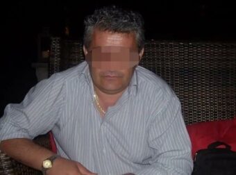Τέμπη: Κλεισμένος στο σπίτι του ο σταθμάρχης Λάρισας που έχει αποφυλακιστεί – «Είναι πολύ χάλια»