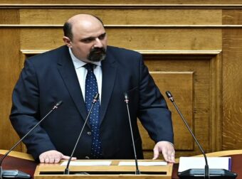 Τραγωδία στα Τέμπη: Παραιτήθηκε οριστικά ο Χρήστος Τριαντόπουλος – Το ανακοίνωσε από το βήμα της Βουλής