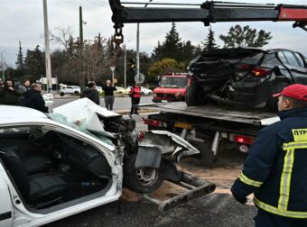 Οικογενειακή τραγωδία στην Κατεχάκη: Νεκροί μητέρα, πατέρας και γιος στο τροχαίο δυστύχημα