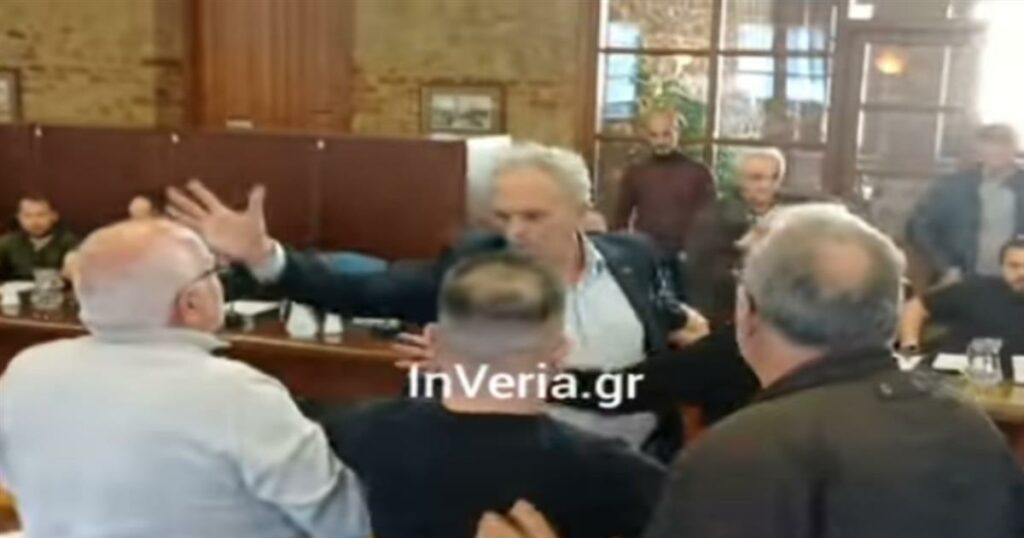 Κακό χαμός στο Δημοτικό Συμβούλιο Βέροιας – «Θα σου αστράψω μια!» (video)