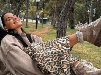 Χριστίνα Μπόμπα: Το αξιαγάπητο δώρο που της έκαναν οι δίδυμες κόρες της