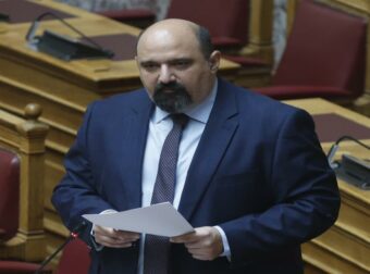 Καρυστιανού για Τριαντόπουλο: «Κίνηση δειλίας και όχι βέβαια μεγαλοψυχίας» – Άνω κάτω η πολιτική σκακιέρα