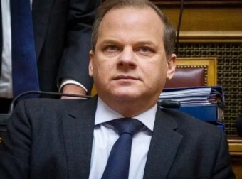 Δύσκολες ώρες για τον Κώστα Καραμανλή