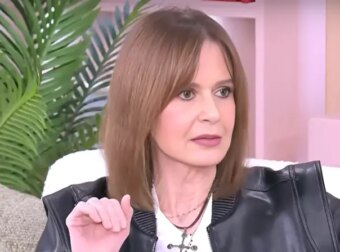 «Δεν τις αγαπάω τις ρυτίδες»: Η 76χρονη Κάτια Δανδουλάκη αποκαλύπτει τι κάνει και μοιάζει με 40άρα