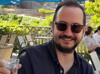 Υπήρξε επεισόδιο με στενό συγγενή του πριν ο Βασίλης Καλογήρου φύγει από το σπίτι
