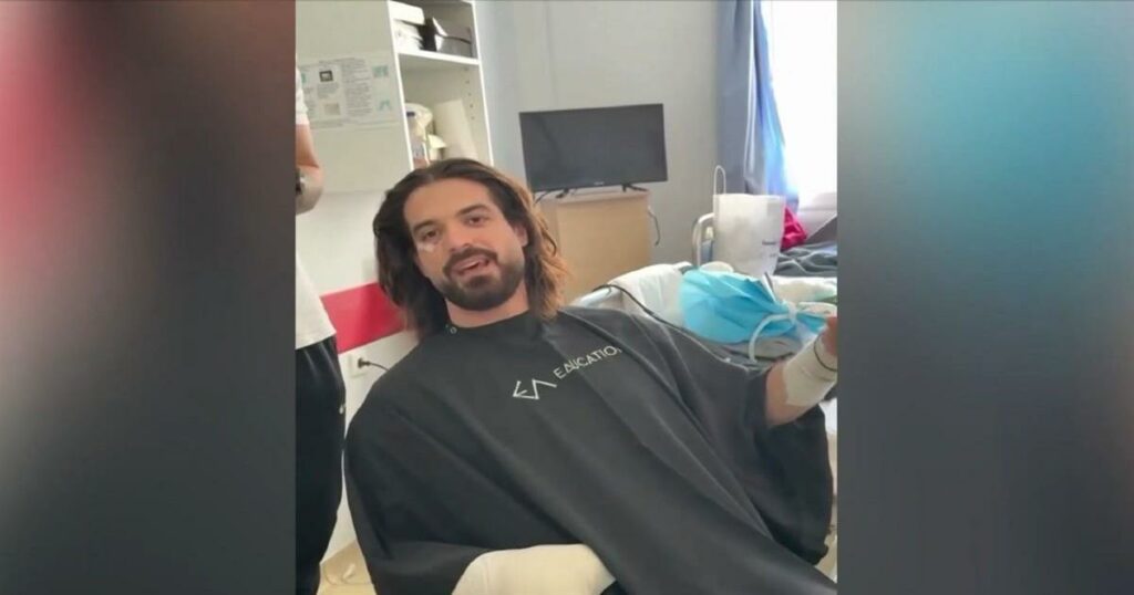Ο Άρης Μουγκοπέτρος συγκλονίζει ξανά: «Θα παίξω κλαρίνο έστω και με το ένα χέρι»