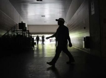 Πρωτοφανές μπλακ άουτ σε Ισπανία, Πορτογαλία και Γαλλία: «Χάος παντού» – Ακινητοποιημένα μετρό και απόλυτο σκοτάδι