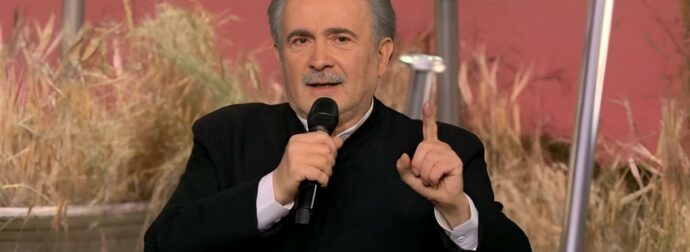 Λαζόπουλος για Κυβέρνηση: «Έχει πέσει όλο το πολιτικό σύστημα, το θέμα είναι να το παραδεχθεί» (video)