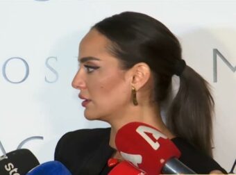 Ρία Ελληνίδου: «Μου έσφιξαν το χαλινάρι για να μην ψωνιστώ» – Η εξομολόγηση για την εφηβεία της