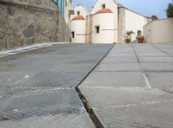 Κρήτη: Σχίστηκε η γη στις Βούτες Ηρακλείου – Σε κατάσταση έκτακτης ανάγκης ο οικισμός